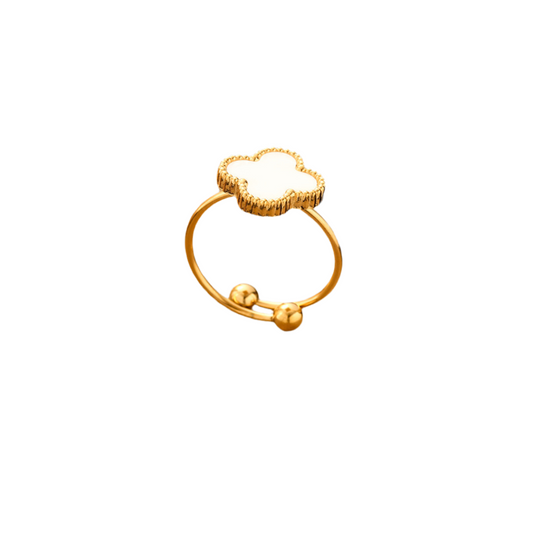 White Trébol Ring